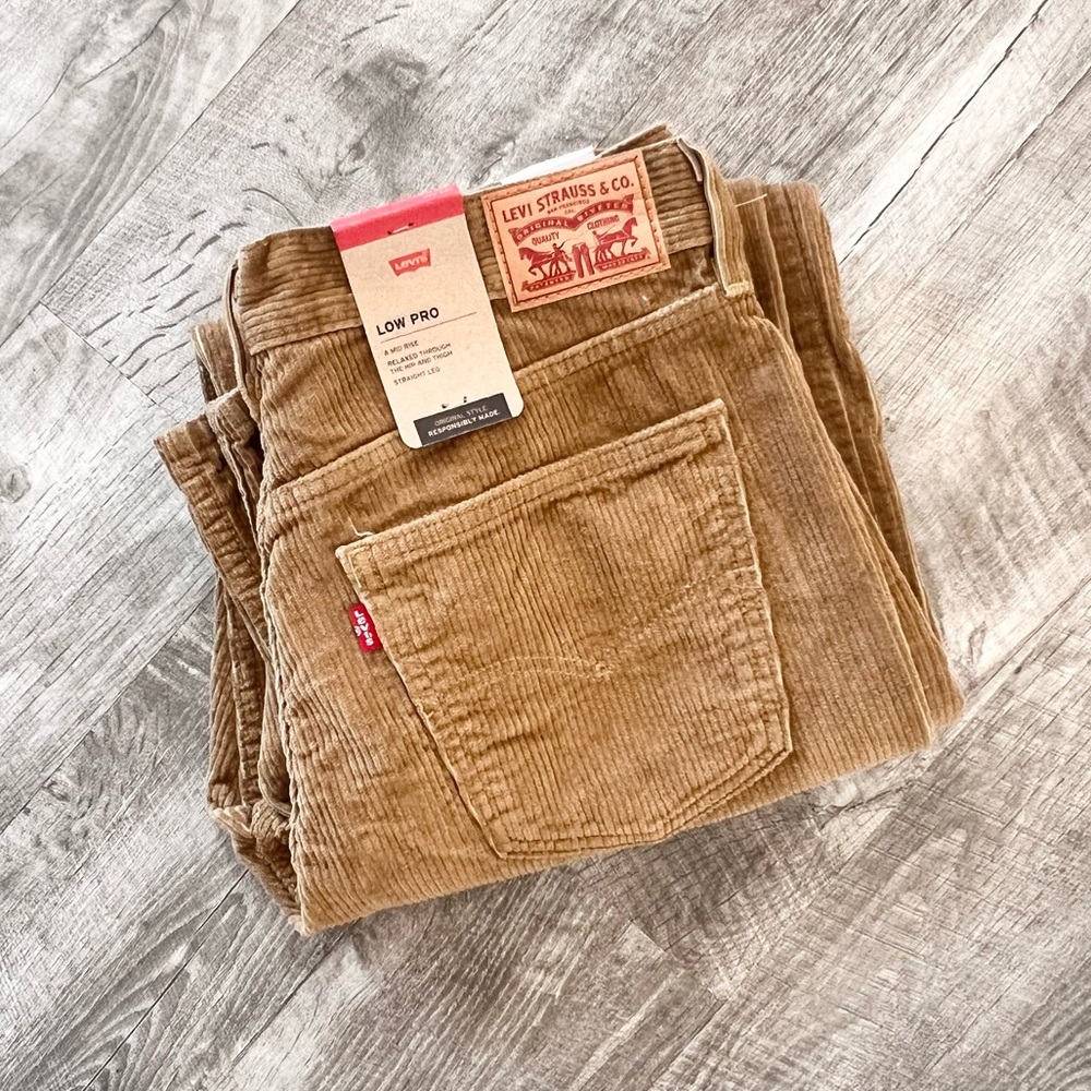 NWT Levi’s Corduroy Low Pro Jeans 30x30
